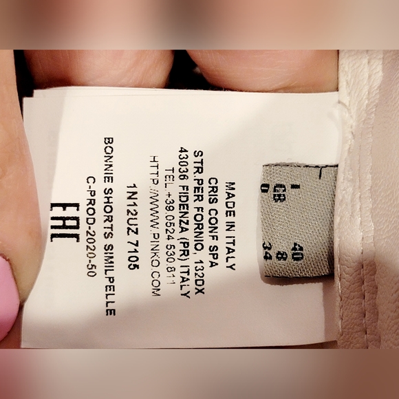 NWT-❤️-Pinko-Bonnie Shorts-White Faux Leather-Gold Belt-Pockets-Size 40 - Picture 11 of 11